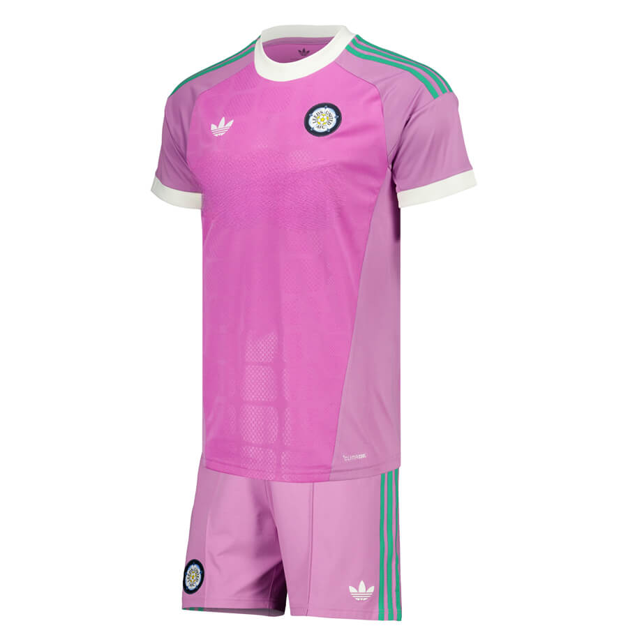 Leeds United Goalkeeper Kids Football Kit 26 27